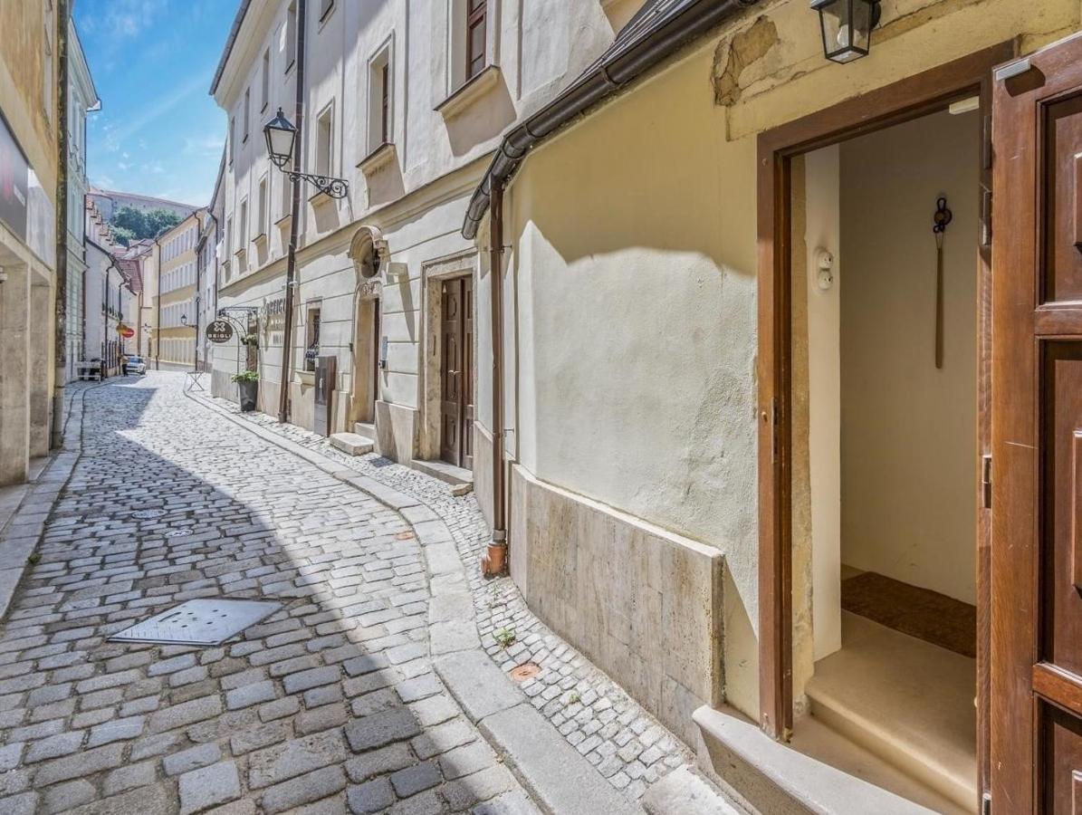 New Design & High Standard Apt From 16Th Century In Old Town-Free Parking Bratislava Exterior foto