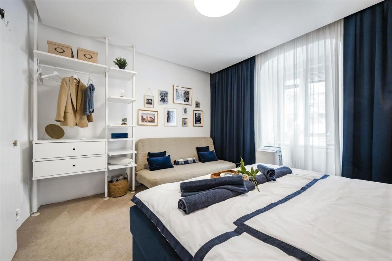 New Design & High Standard Apt From 16Th Century In Old Town-Free Parking Bratislava Exterior foto